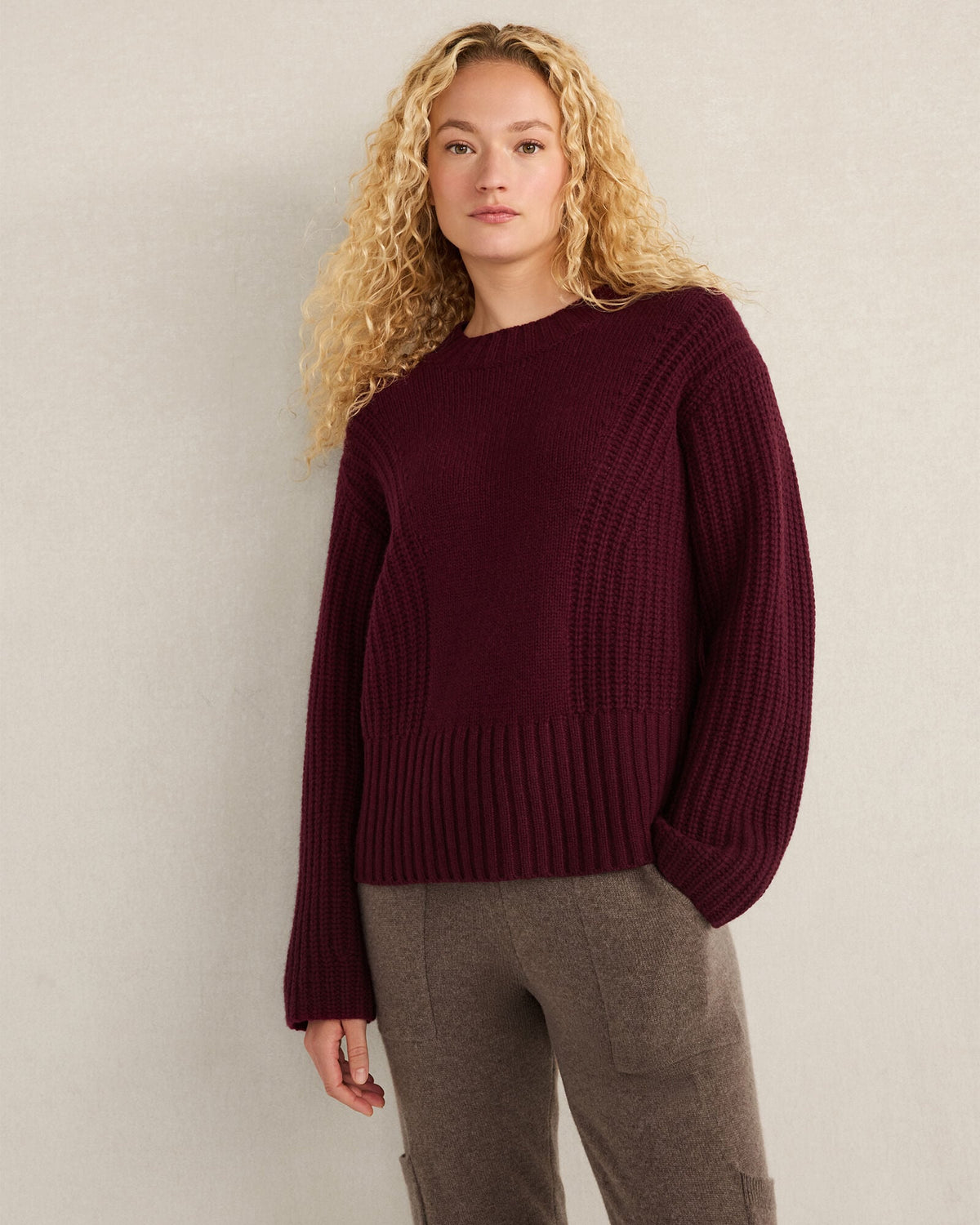 CASHMERE CREWNECK SWEATER