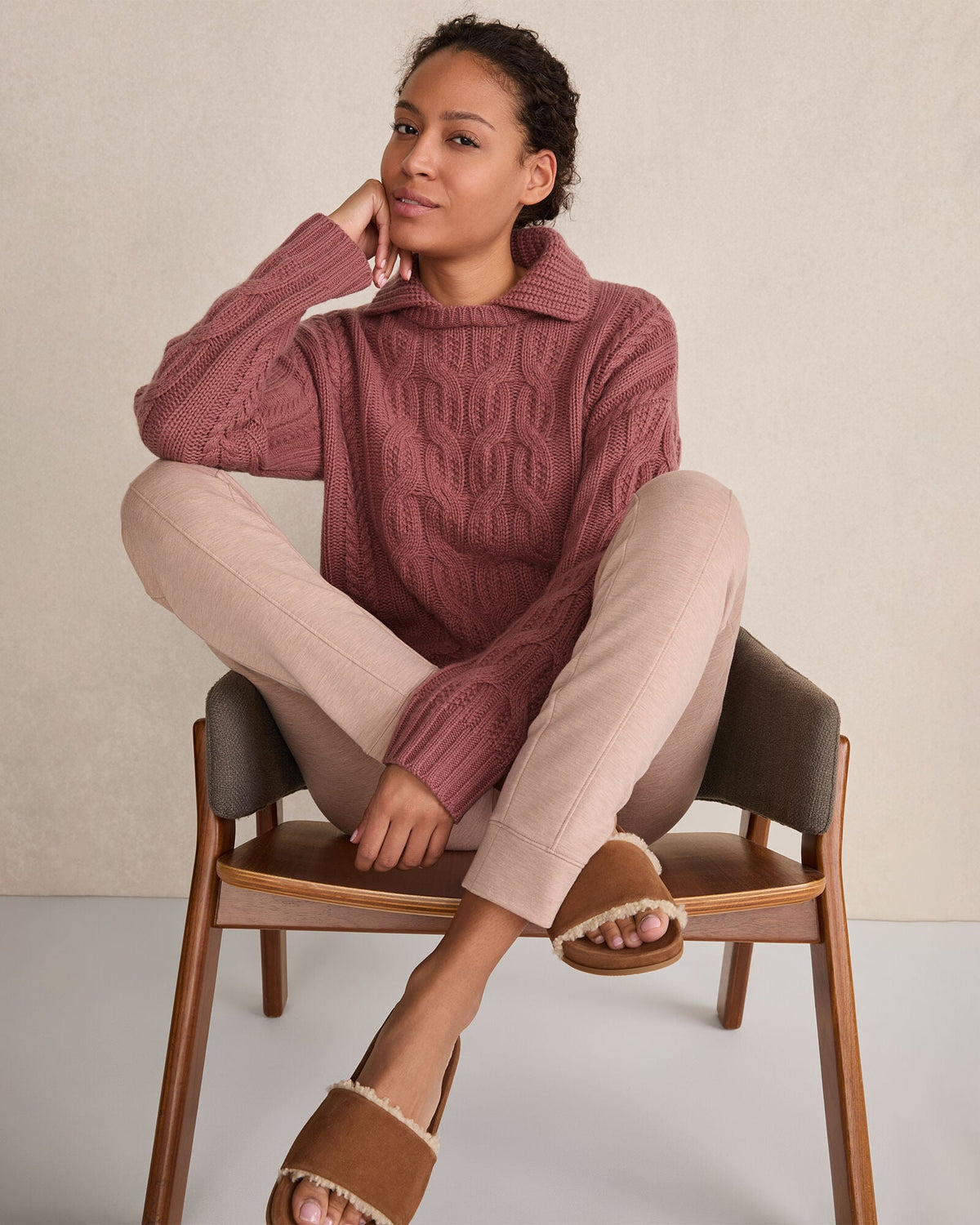 CASHMERE CABLE COLLARED SWEATER