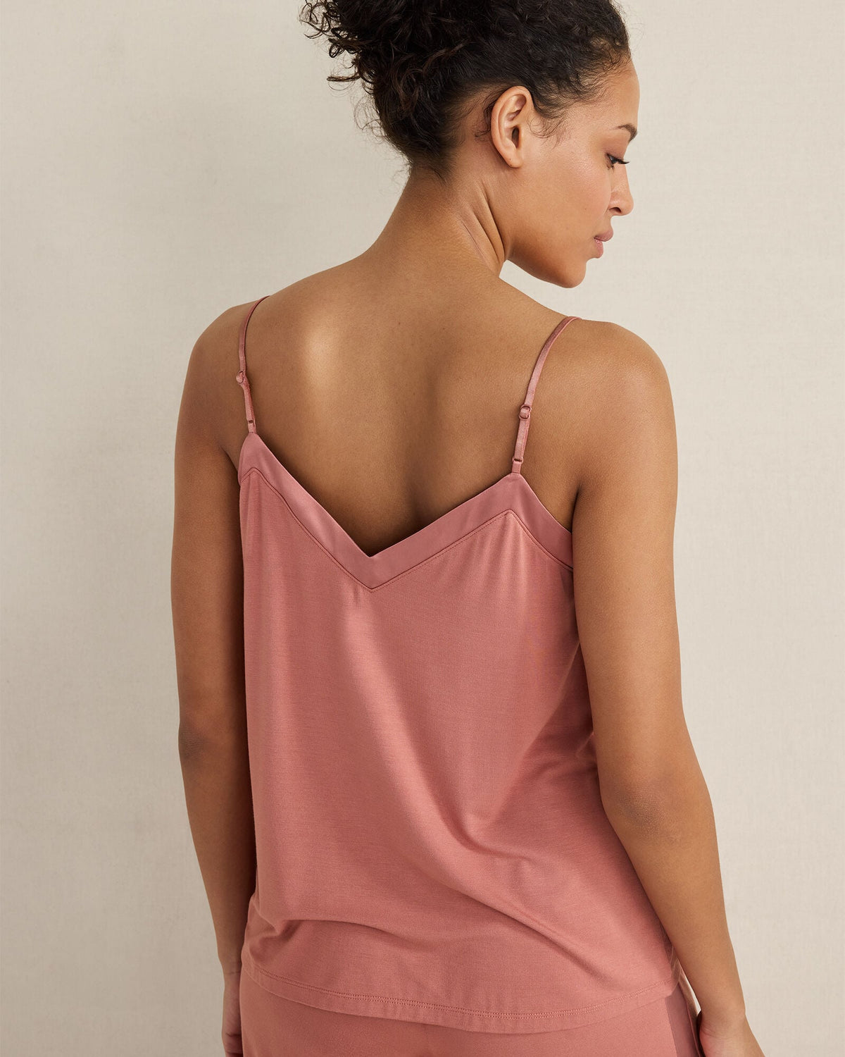CALM & COOL V-NECK SLEEP CAMI