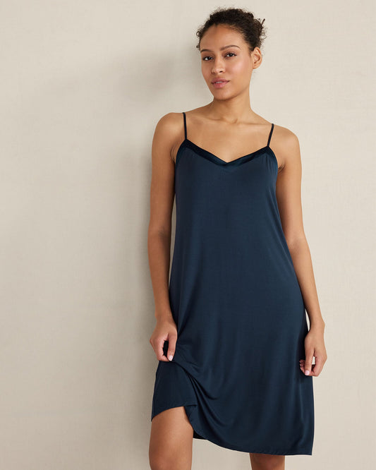 CALM & COOL V-NECK SLEEP CHEMISE