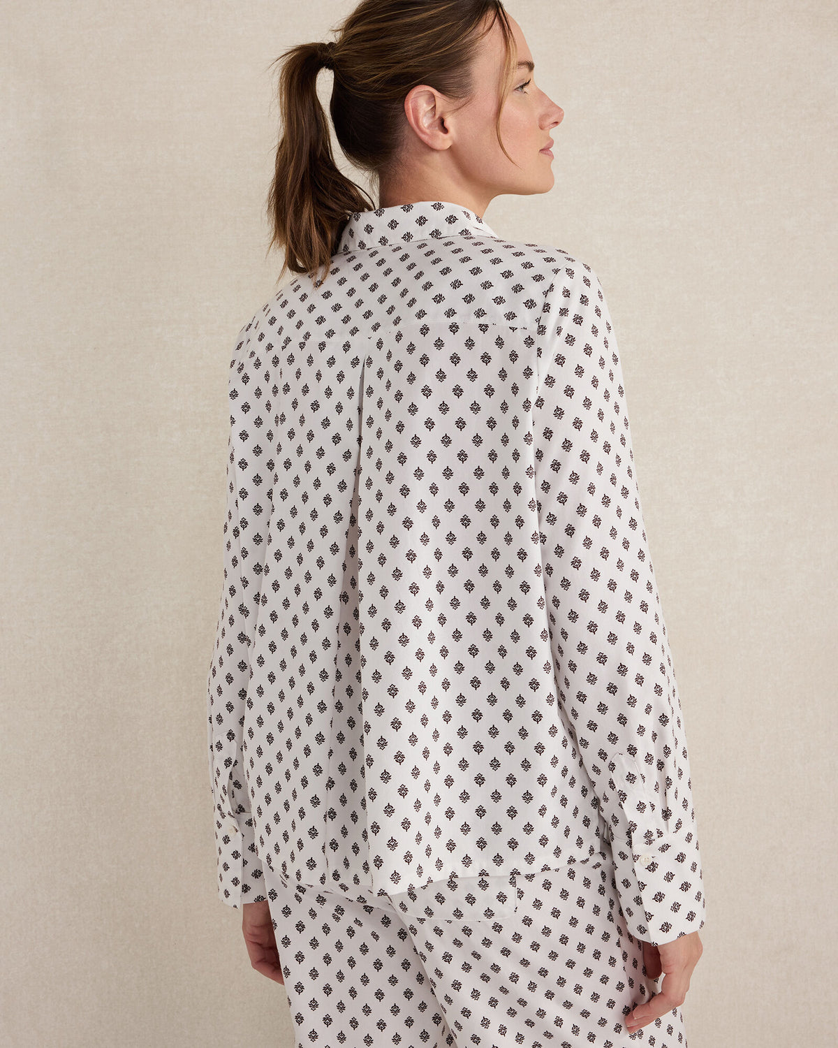 ORGANIC COTTON BLEND FLORAL TILE PAJAMA TOP