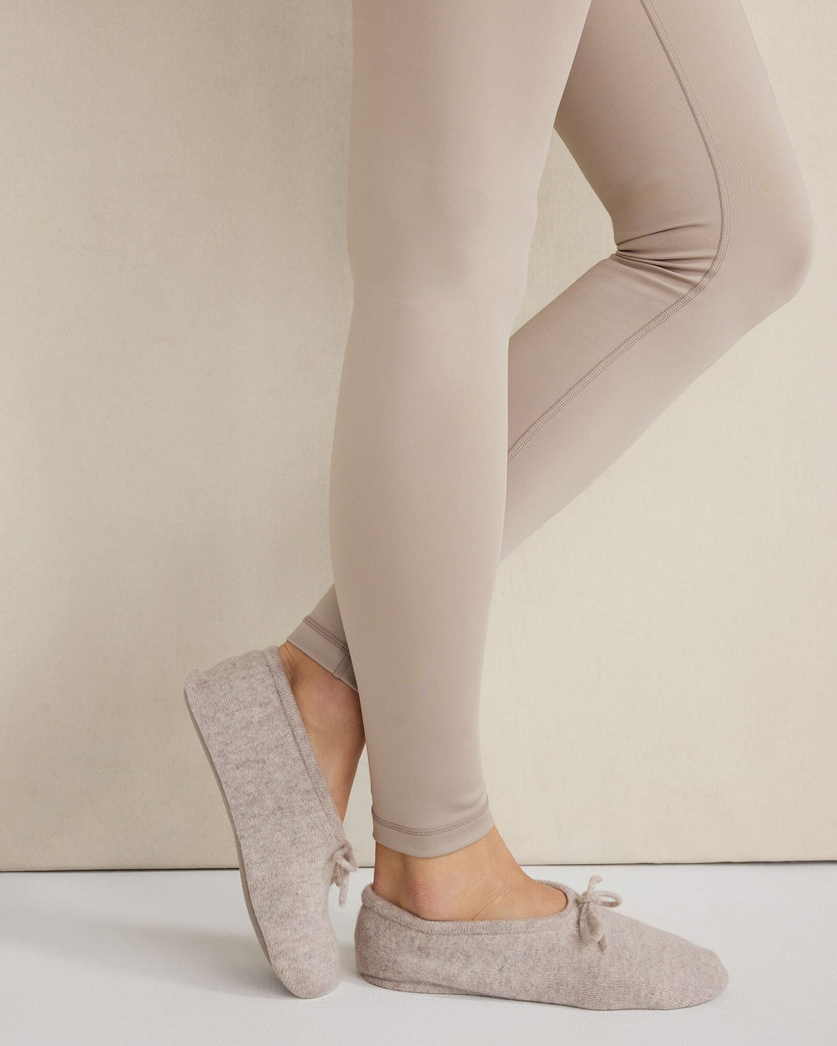 CASHMERE TRAVEL SLIPPERS