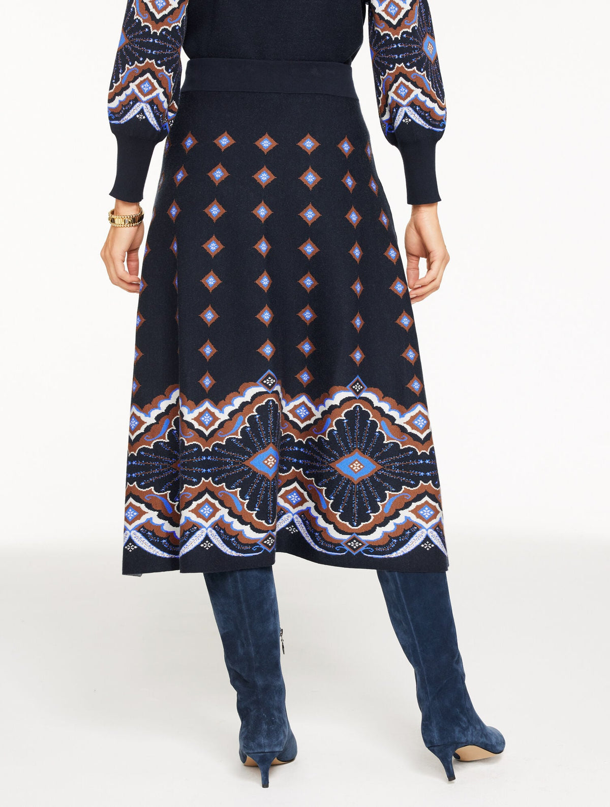 JACQUARD FIT & FLARE SKIRT - SCALLOP MEDALLION