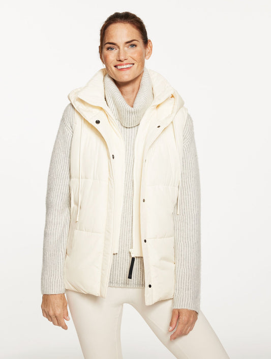 HOODED PUFFER VEST