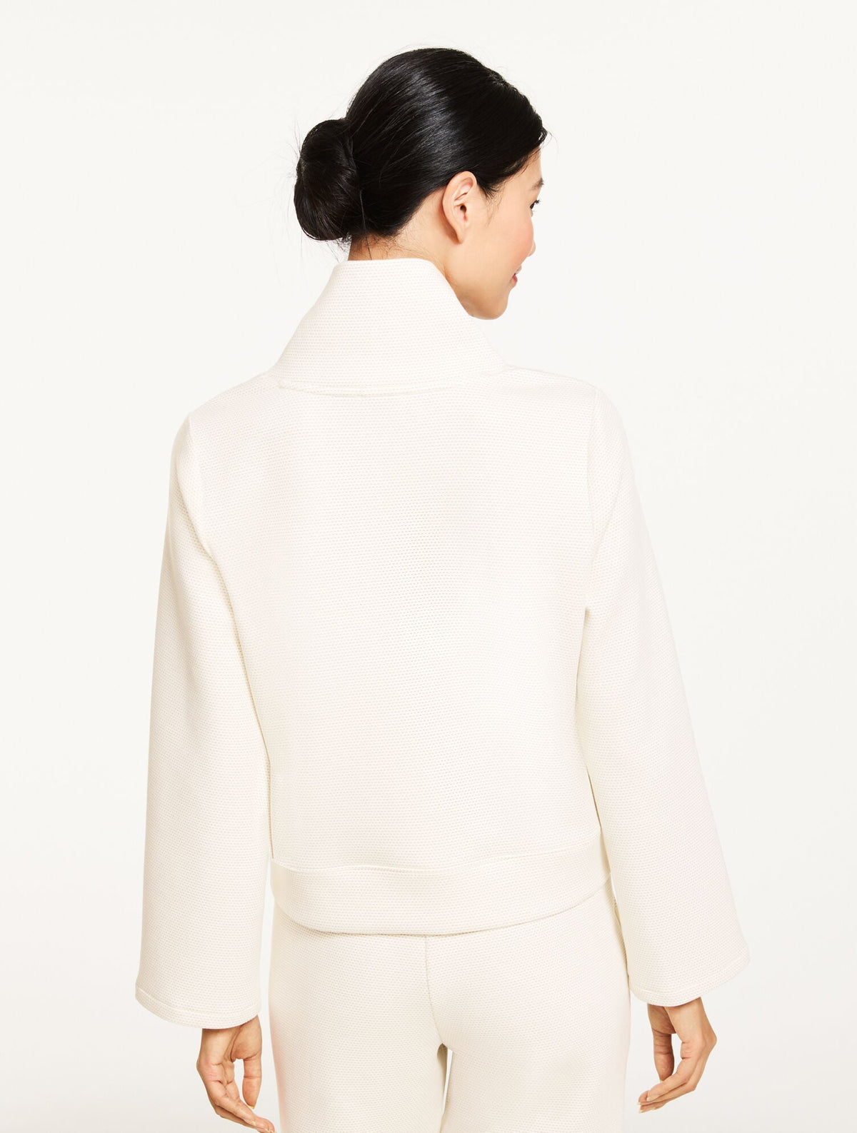 AIRKNIT STRETCH MESH V-NECK PULLOVER