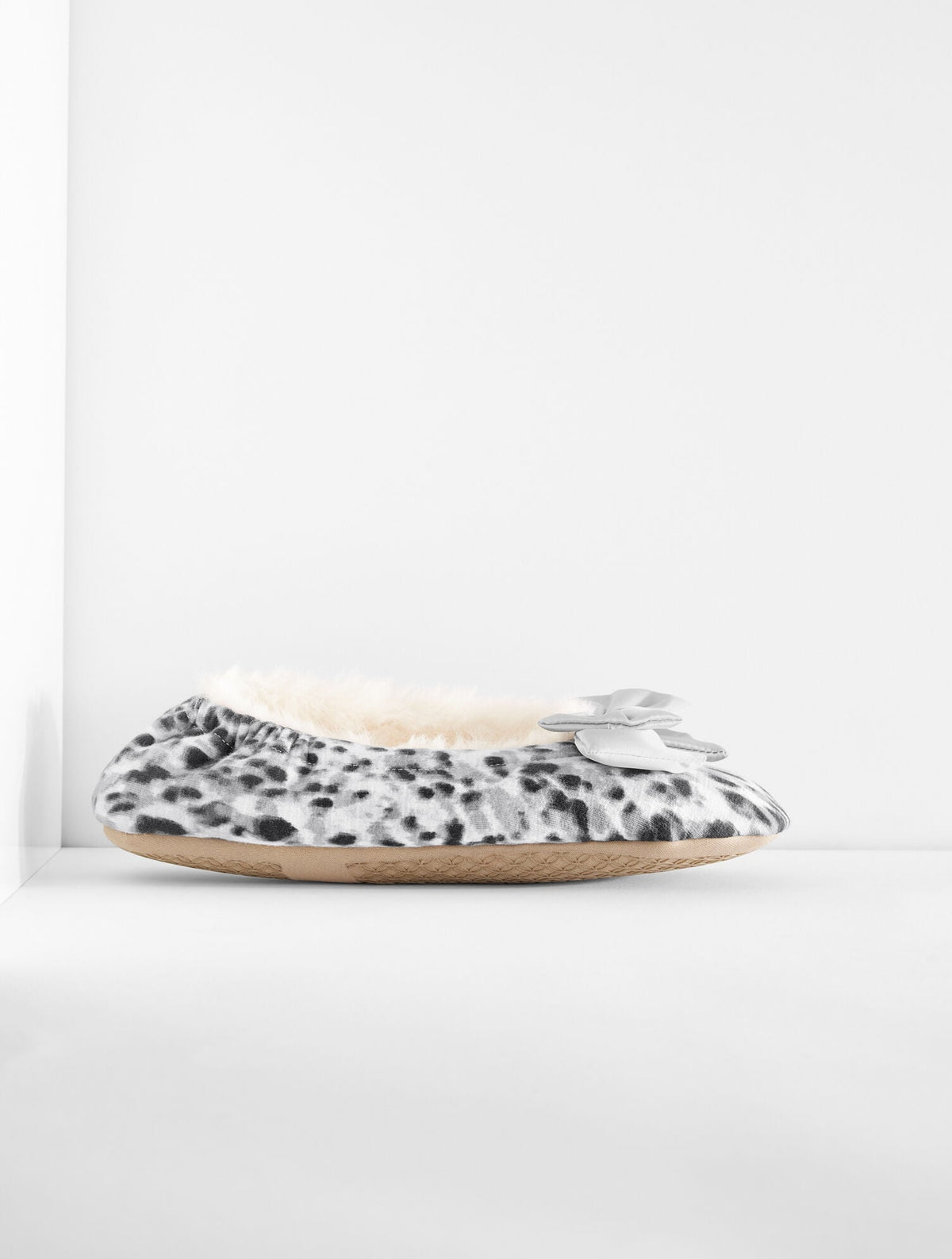 LENA BOW SLIPPERS - SWIRLY ANIMAL