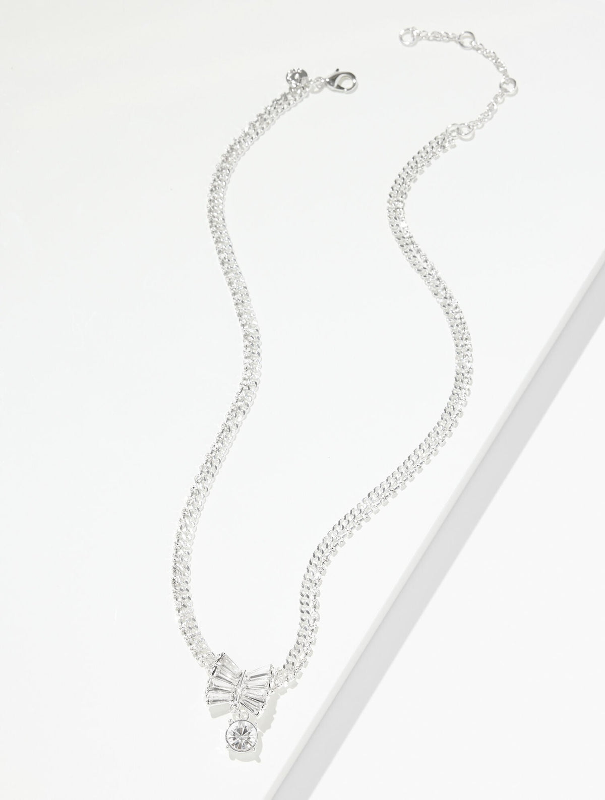 EMBELLISHED PENDANT NECKLACE