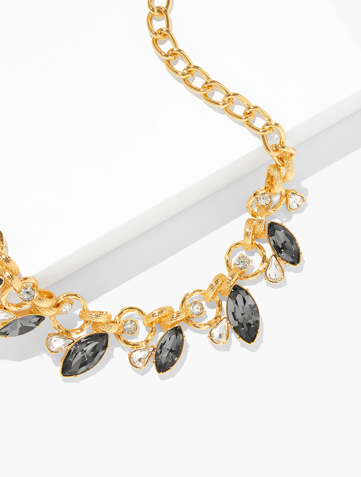 CHAIN & STONE STATEMENT NECKLACE