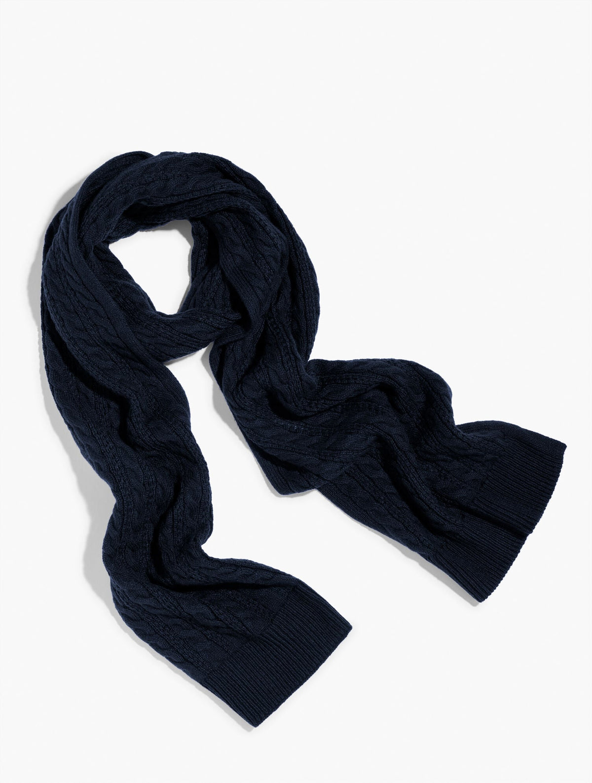 SOFT CABLE KNIT SCARF