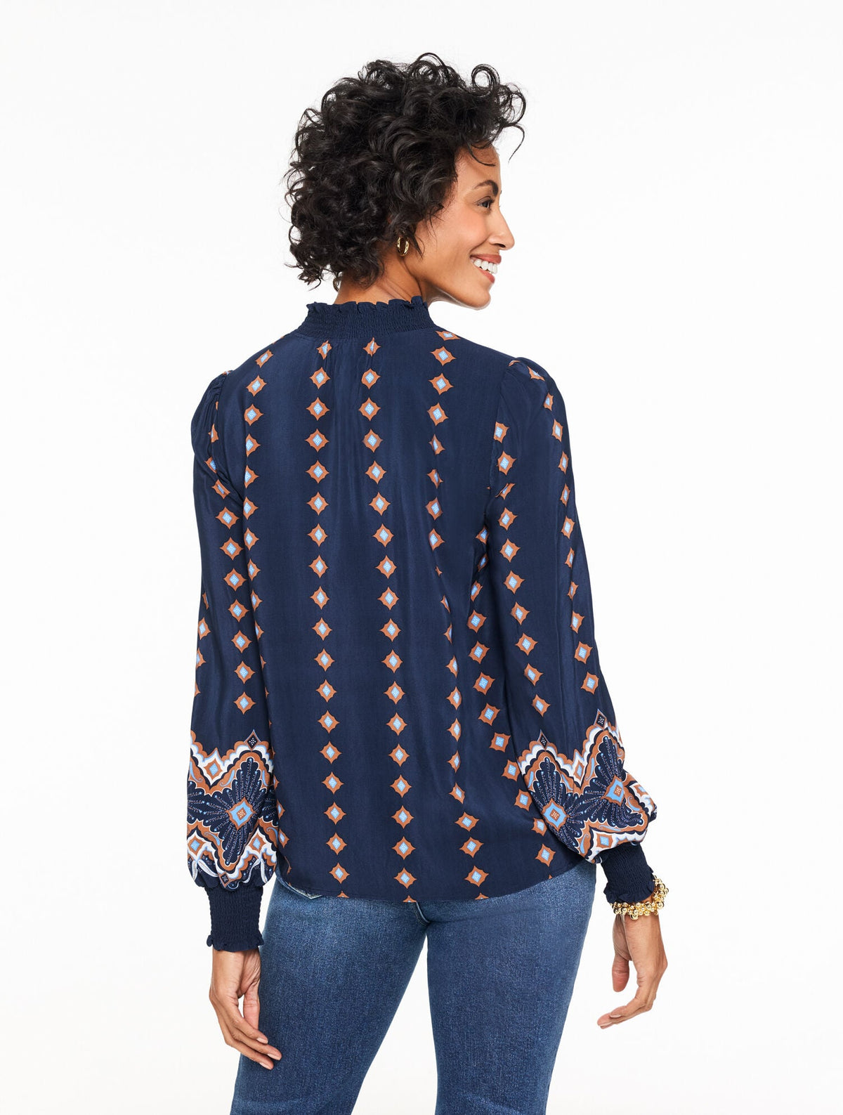 RUFFLE TOP - SCALLOP MEDALLION