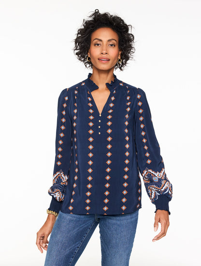 RUFFLE TOP - SCALLOP MEDALLION