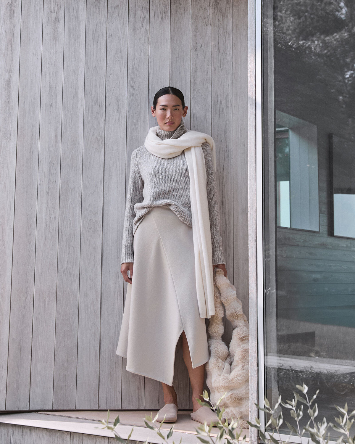 WOOL BLEND SPLIT HEM SKIRT