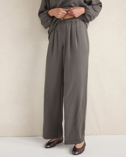 WASHED PLEATED STRAIGHT LEG PANTS