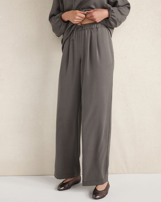 WASHED PLEATED STRAIGHT LEG PANTS