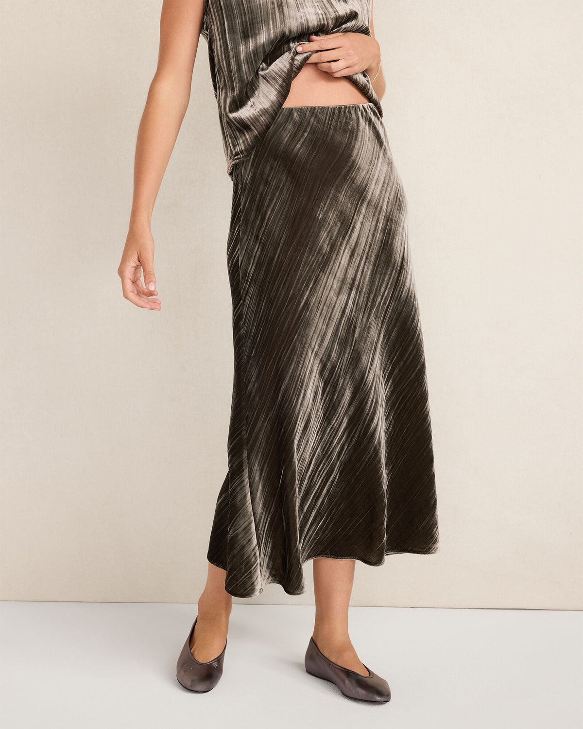 TEXTURED VELVET MAXI SKIRT