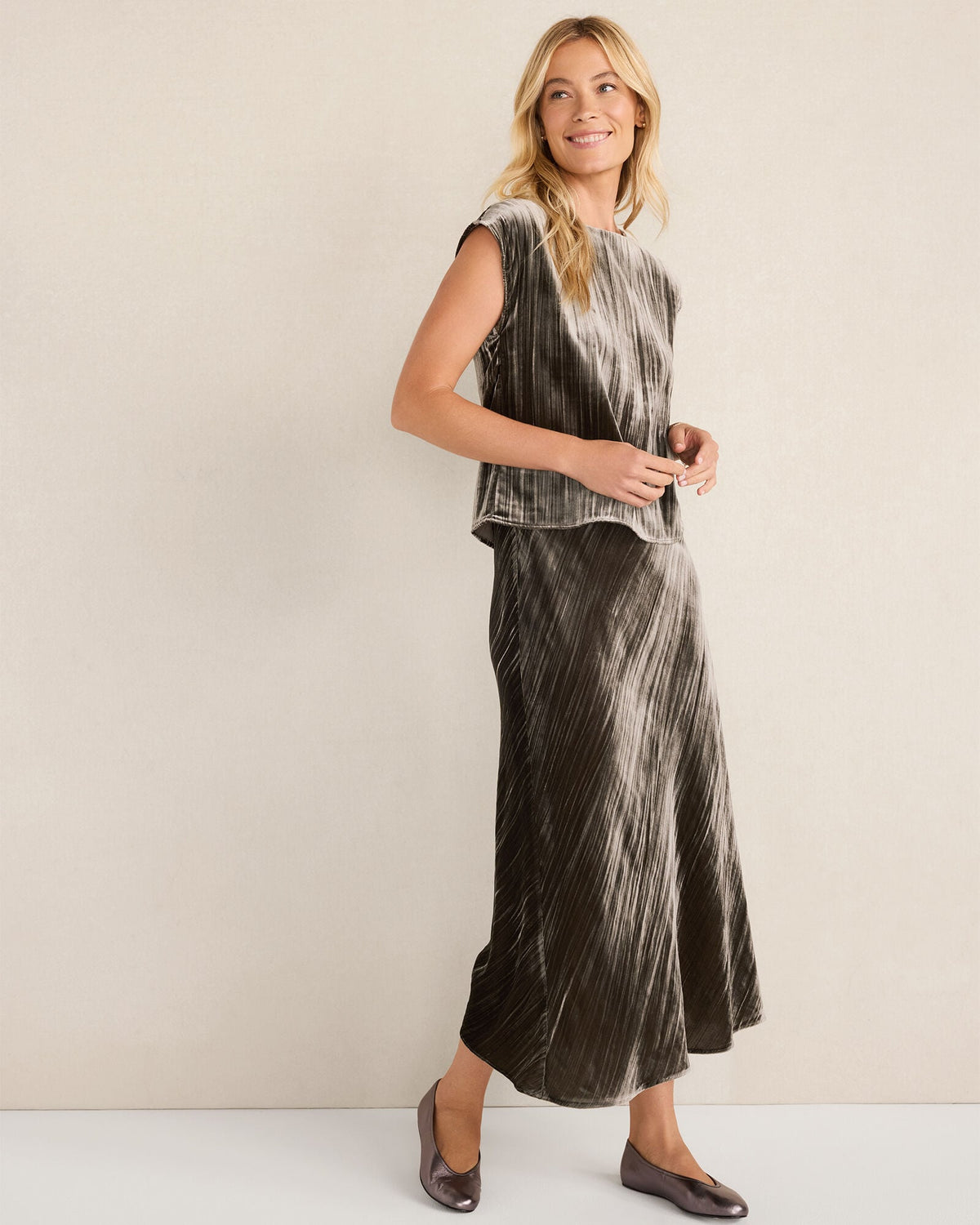 TEXTURED VELVET MAXI SKIRT