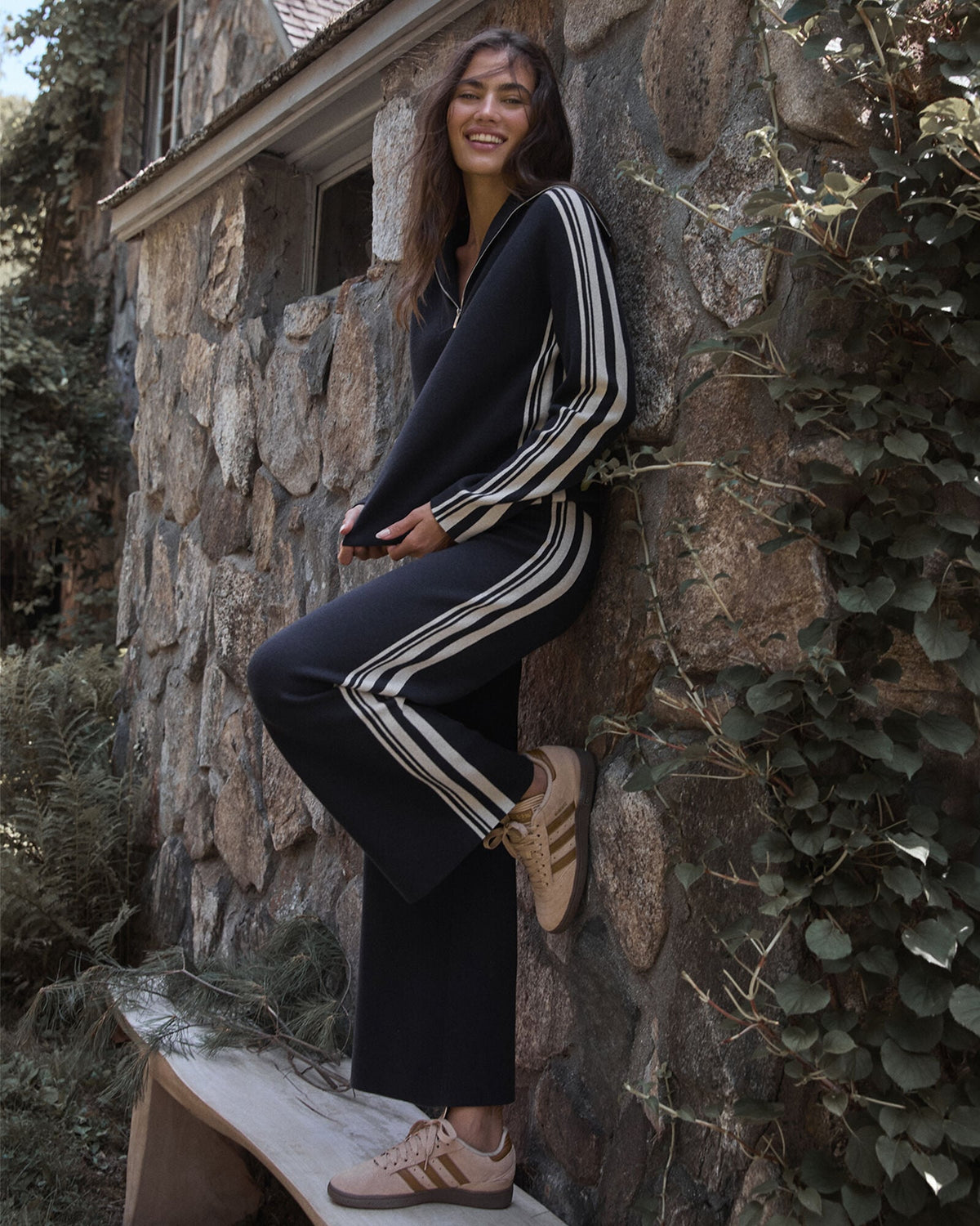 SPORTY STRIPE HALF-ZIP PULLOVER