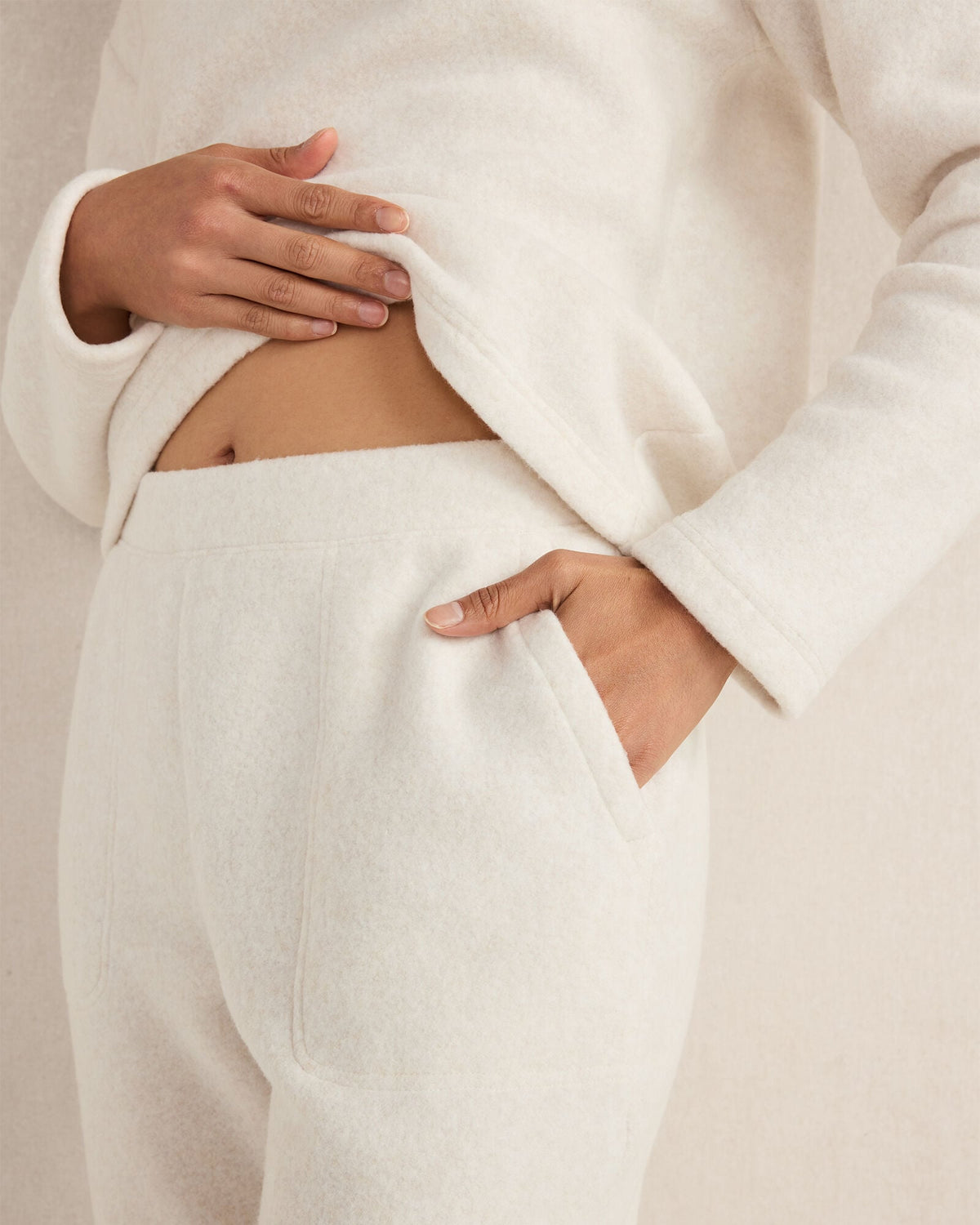 COMFORT FLEECE TAPERED PANTS