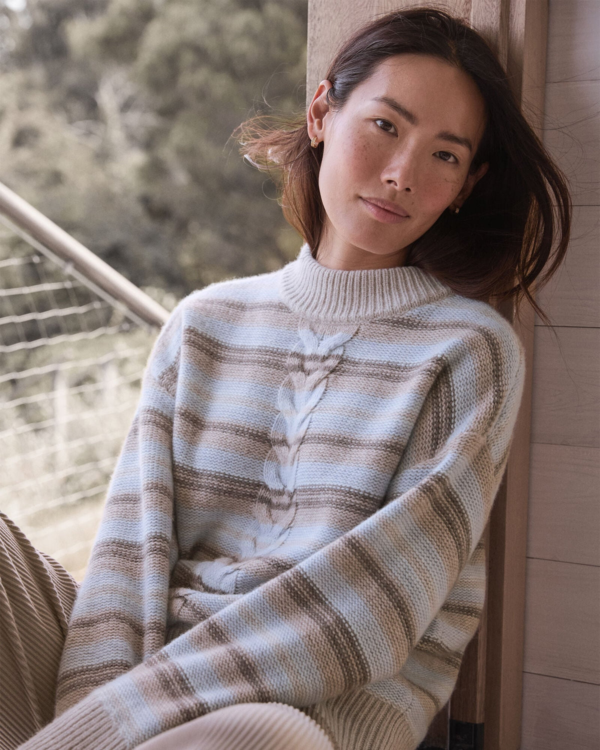 WOOL BLEND CABLE STRIPE CREWNECK SWEATER