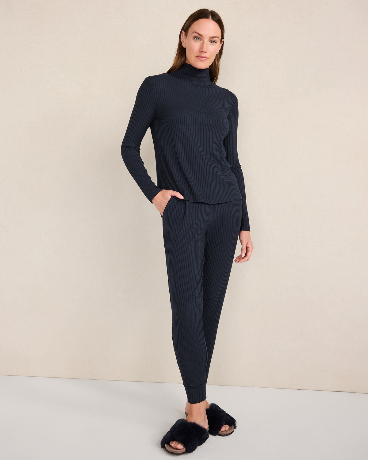 DRAPEY RIB KNIT TURTLENECK