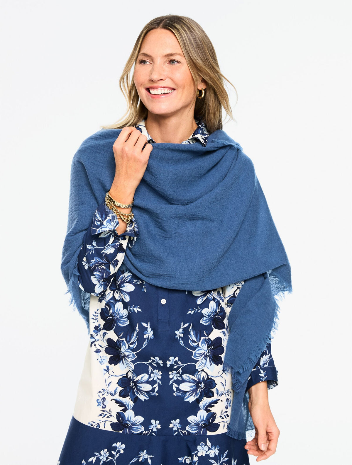 FRINGE WOOL WRAP