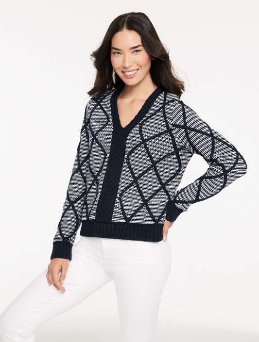 DIAMOND CABLE V-NECK PULLOVER - STRIPE