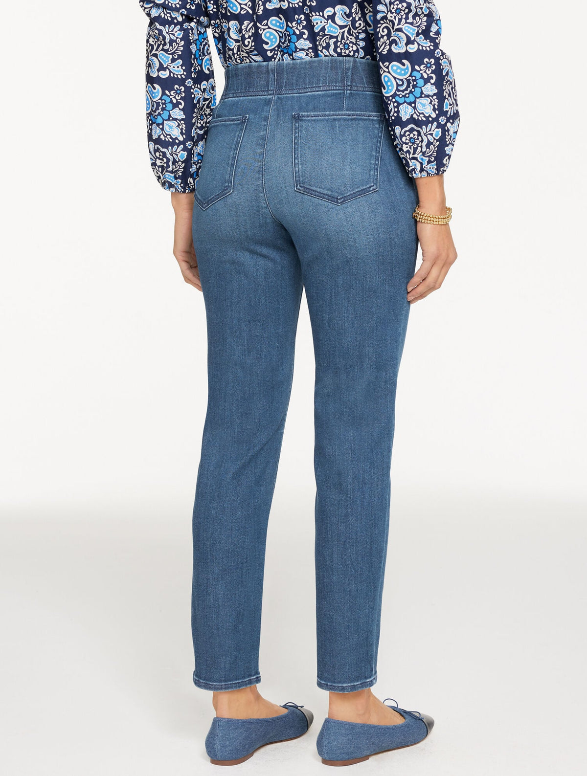SLIM ANKLE PULL-ON TRAVEL JEANS - NOHO WASH