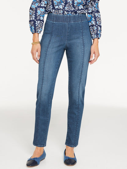 SLIM ANKLE PULL-ON TRAVEL JEANS - NOHO WASH