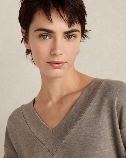SOFT KNIT V-NECK TOP