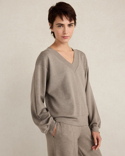 SOFT KNIT V-NECK TOP