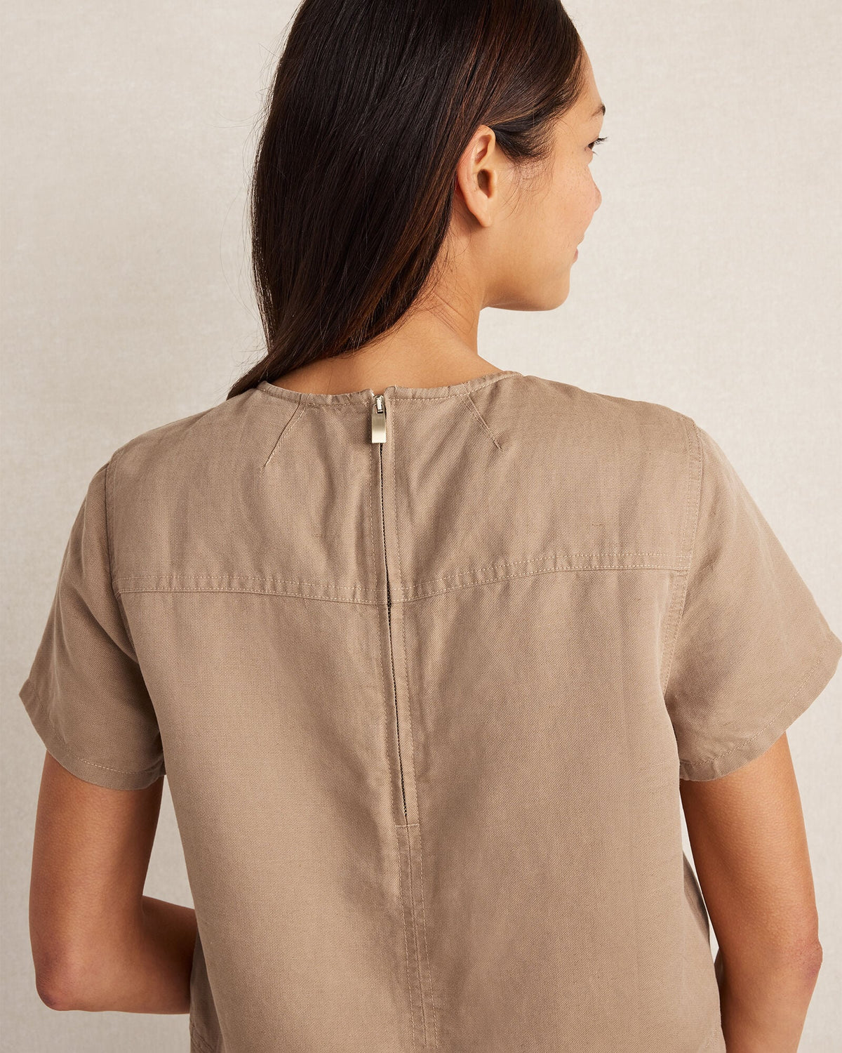 LINEN BLEND DOBBY SHORT SLEEVE TOP