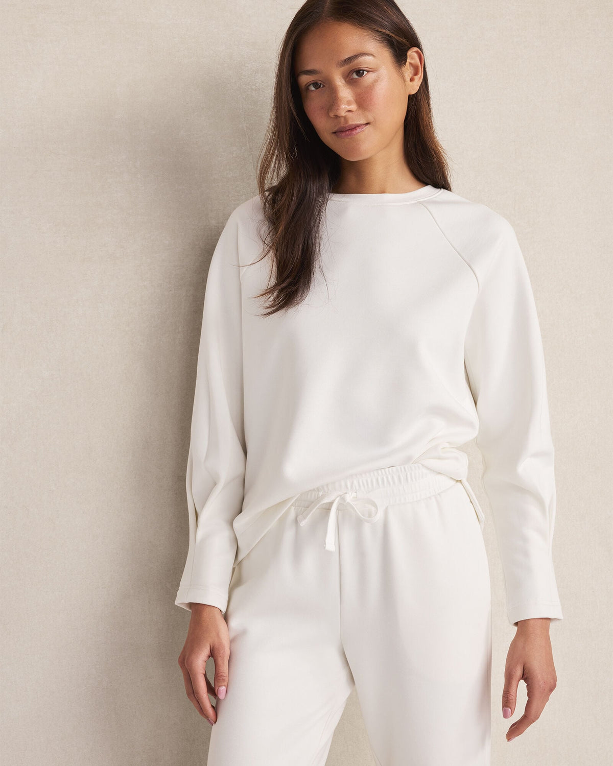 SOFT-BRUSHED FLEECE PLEATED CREWNECK