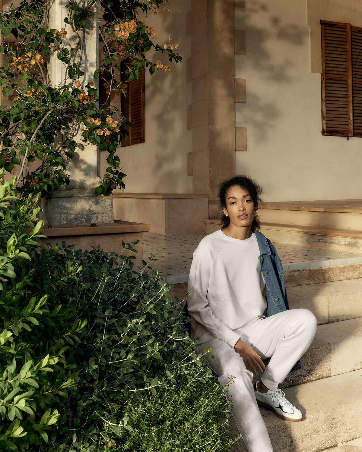SOFT-BRUSHED FLEECE PLEATED CREWNECK