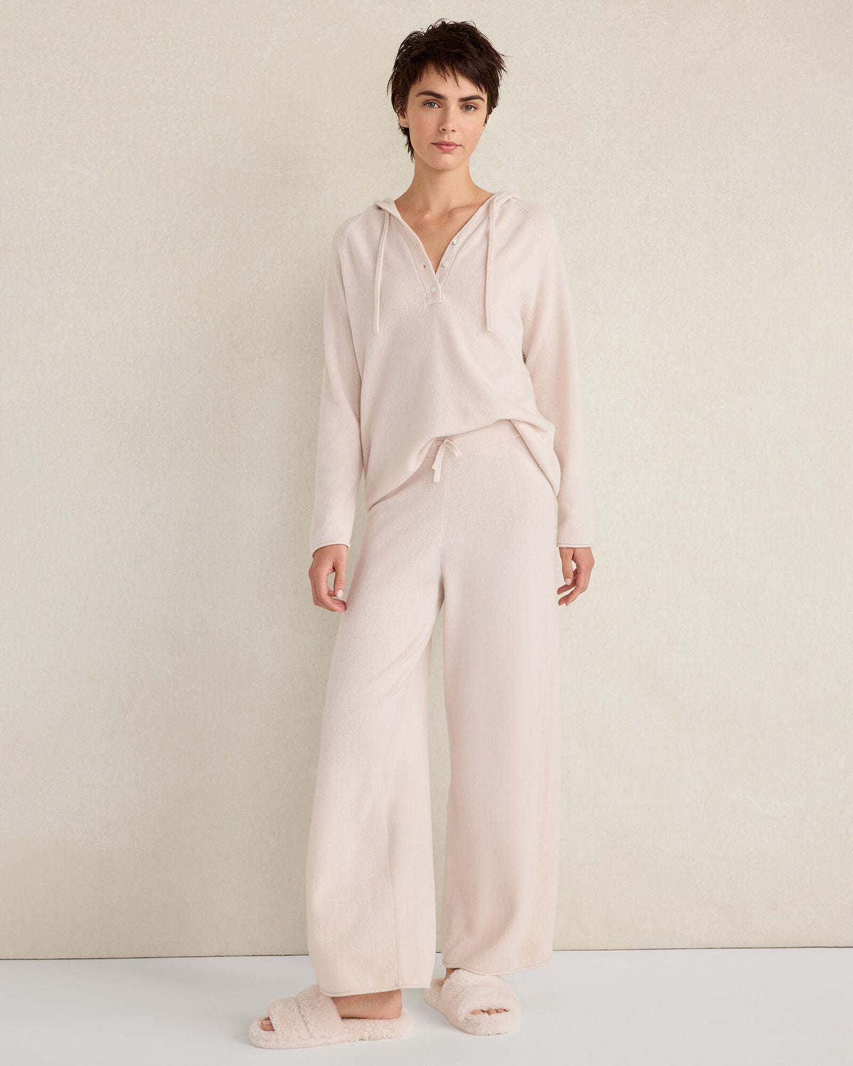 FEATHERWEIGHT CASHMERE HOODIE