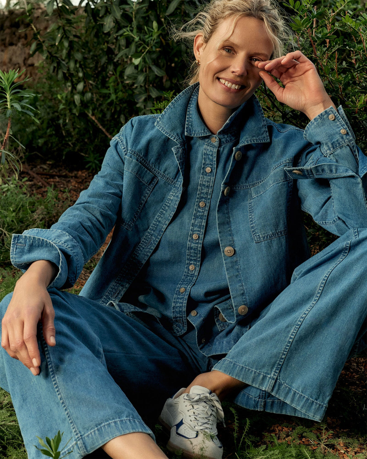 THE DAILY SHIRT IN ORGANIC COTTON DENIM