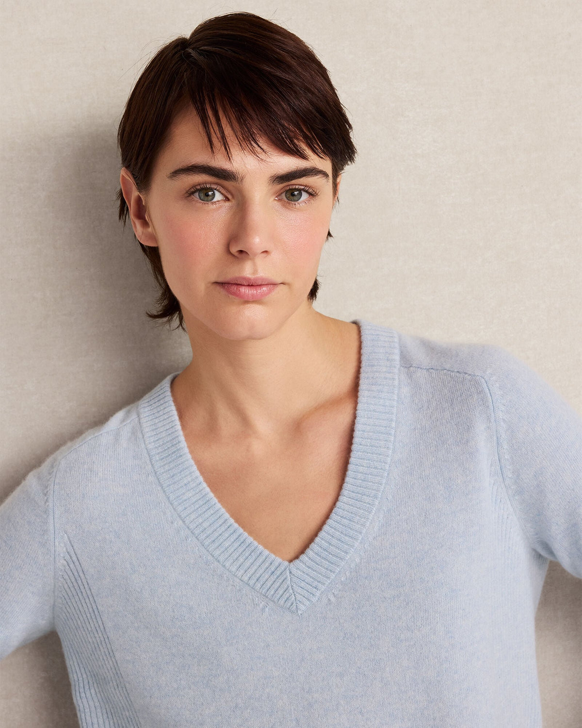 CASHMERE SADDLE SHOULDER V-NECK SWEATER