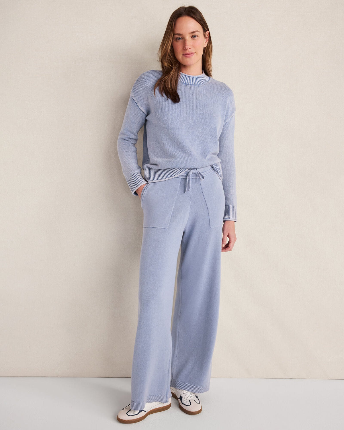 GARMENT-DYED ORGANIC COTTON ROLL NECK SWEATER